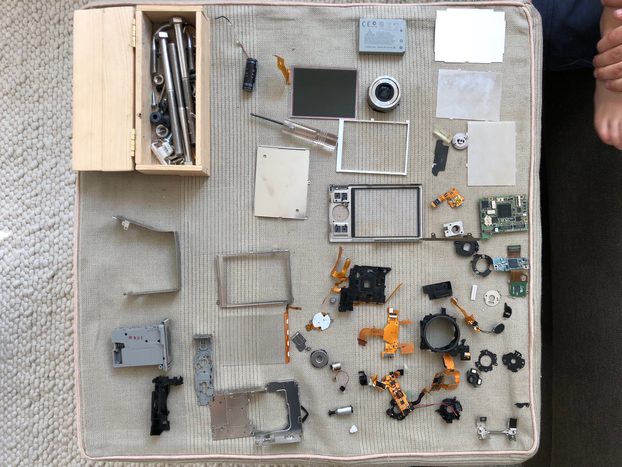 guest post: Sali (4) disassembling a camera | salibonani